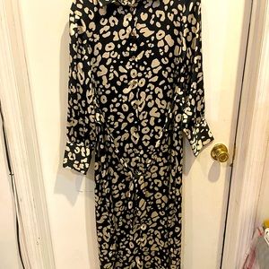 Zara woman’s dress long black/white patterned